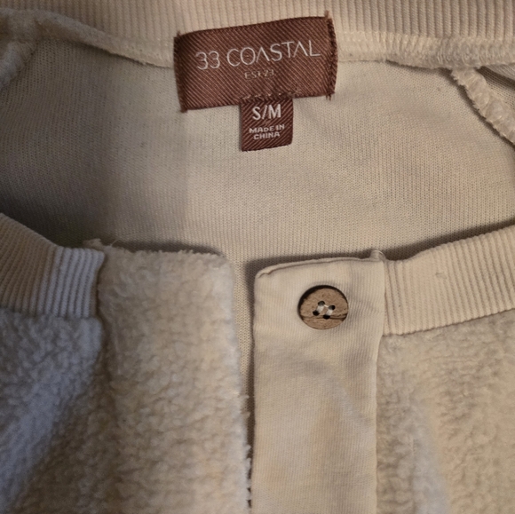 Pullover - Picture 3 of 3